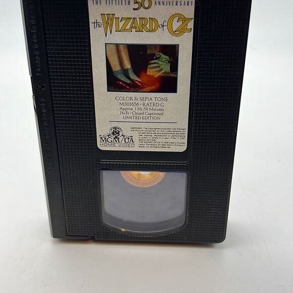 The Wizard of Oz w/ Collectors‎ Book 1989 VHS 50th Anniversary Edition - Picture 4 of 4